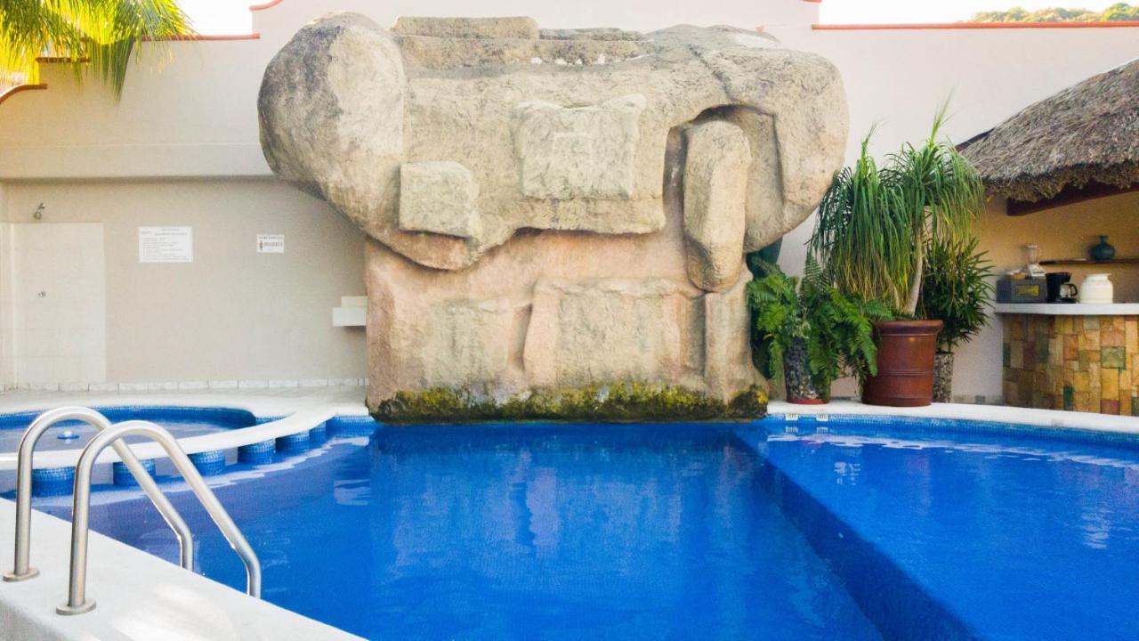 Bonito Hotel By Arans Zihuatanejo Exterior photo